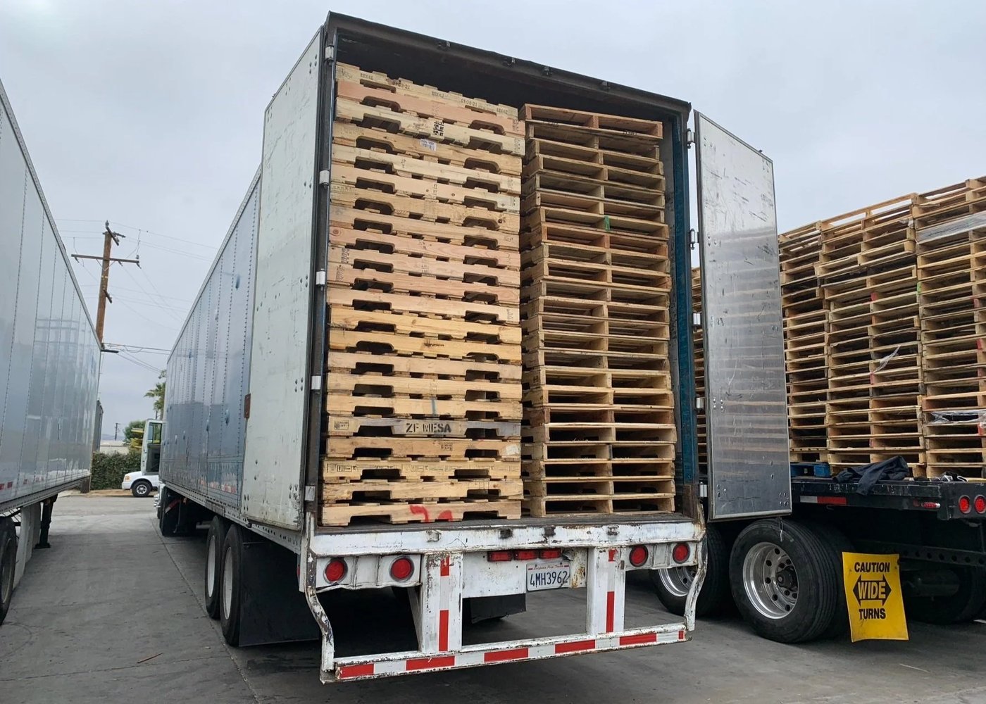 Dry van at pallet yard