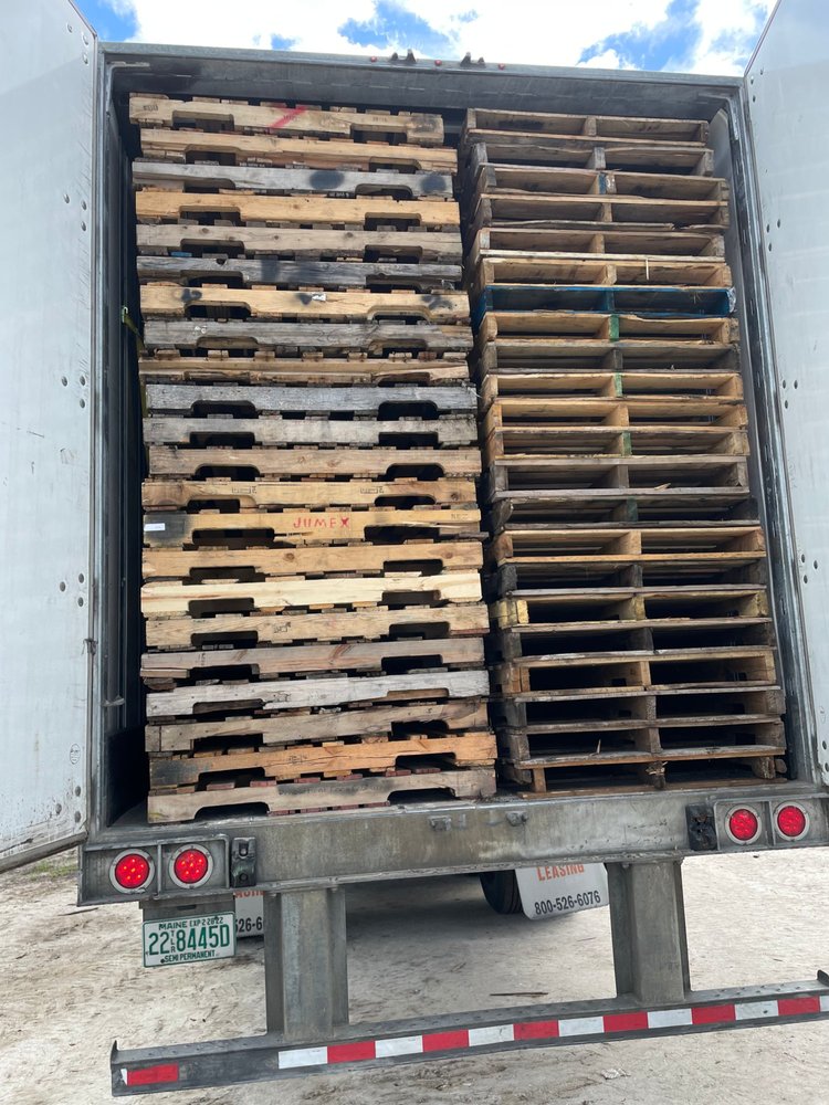 Pallet yard trailer